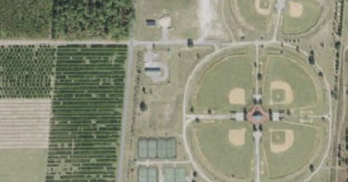 Confer Dog Park dog park in Confer, FL
