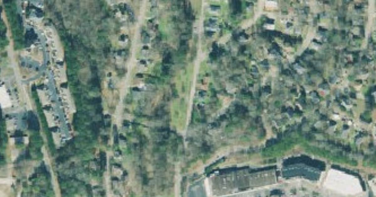 Canton Paw Park dog park in Canton, GA