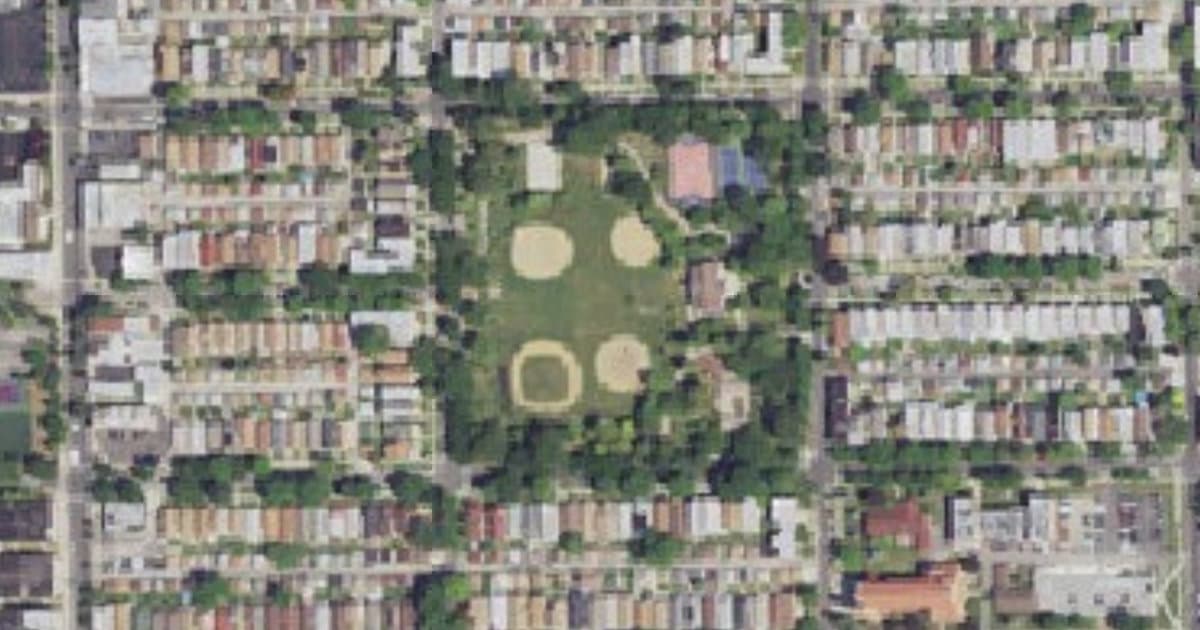 Chopin Park dog park in Chicago, IL