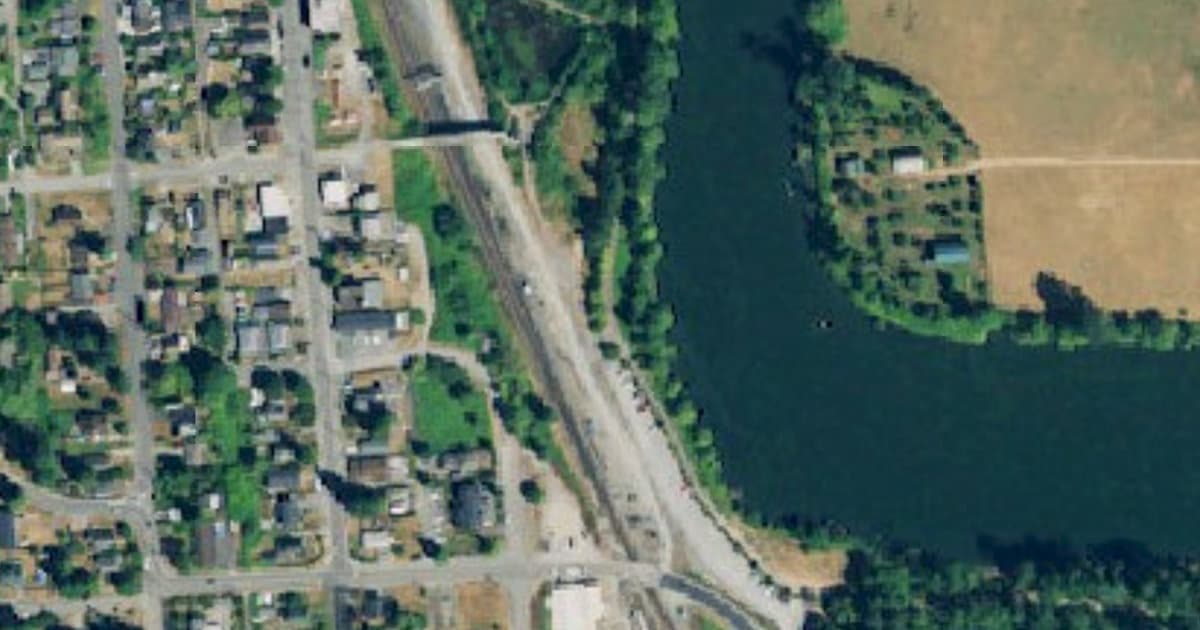 Dog Park at Lowell Riverfront Park dog park in Everett village, WA