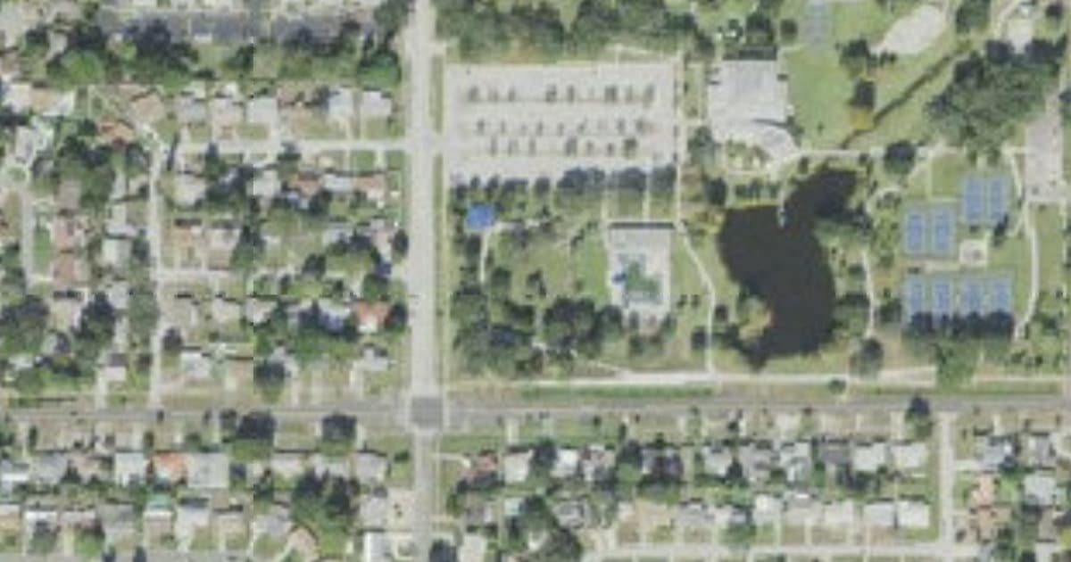 Saint Petersburg Dog Park dog park in Saint Petersburg, FL