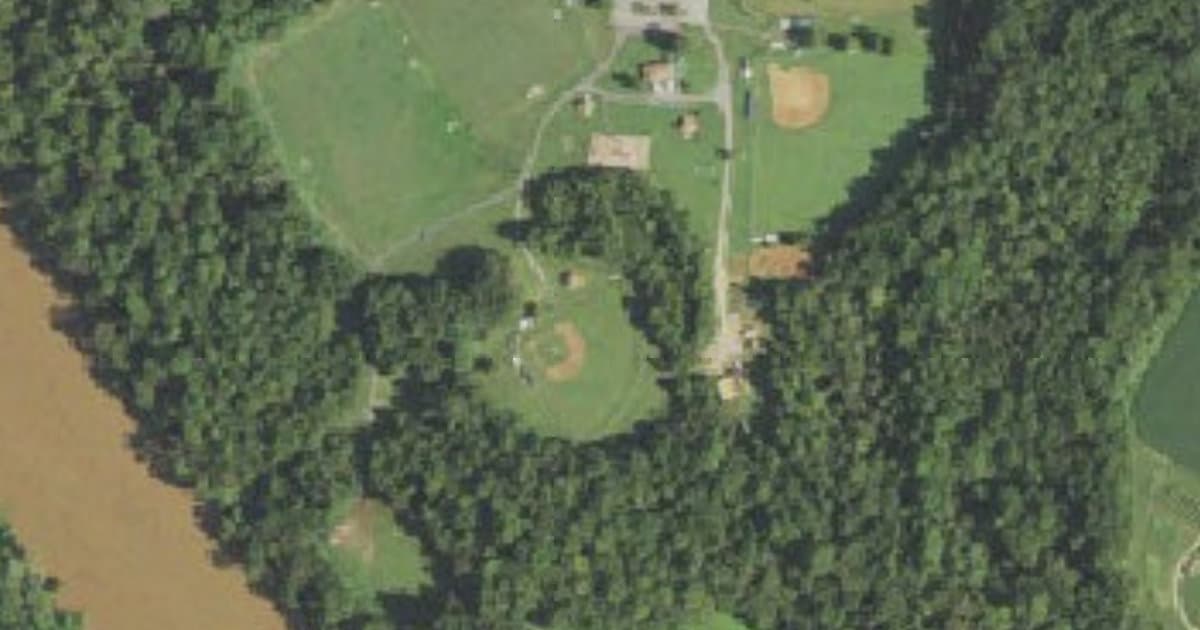 Duff's Dog Park dog park in Fredericksburg, VA