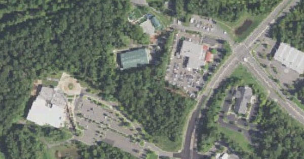 Dulles Gateway Dog Park dog park in Chantilly, VA