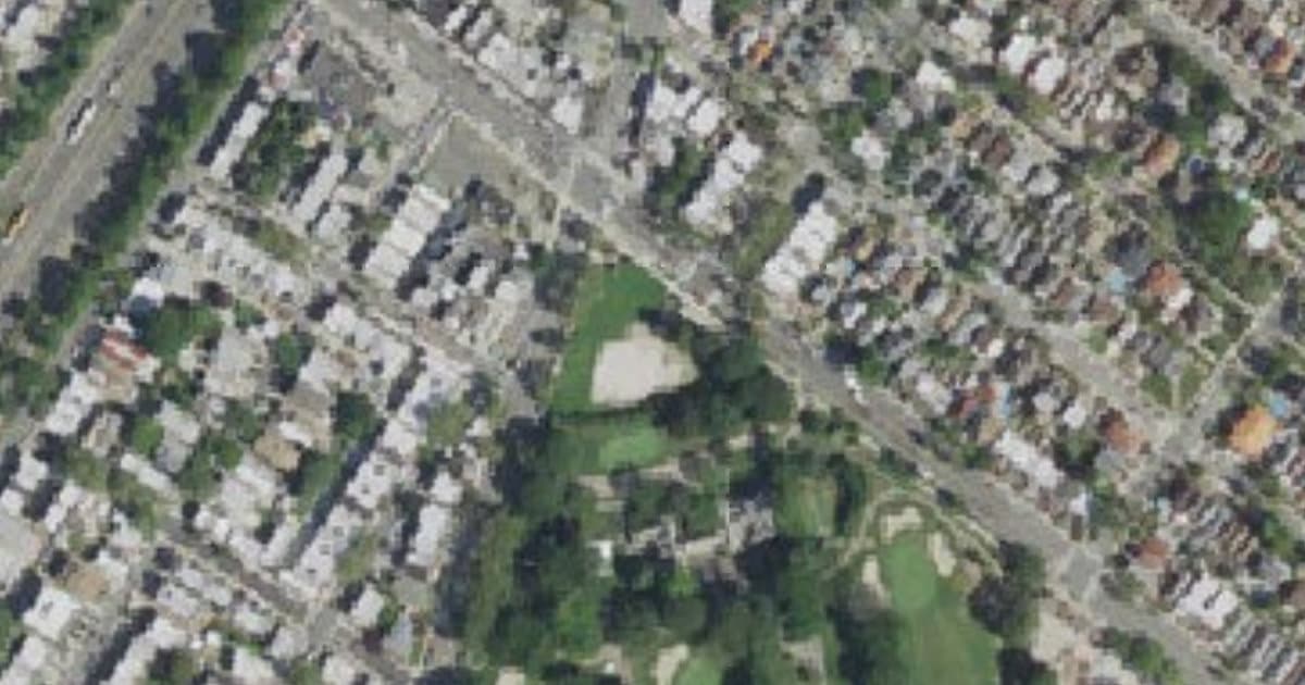 Dyker Beach Park dog park in New York, NY