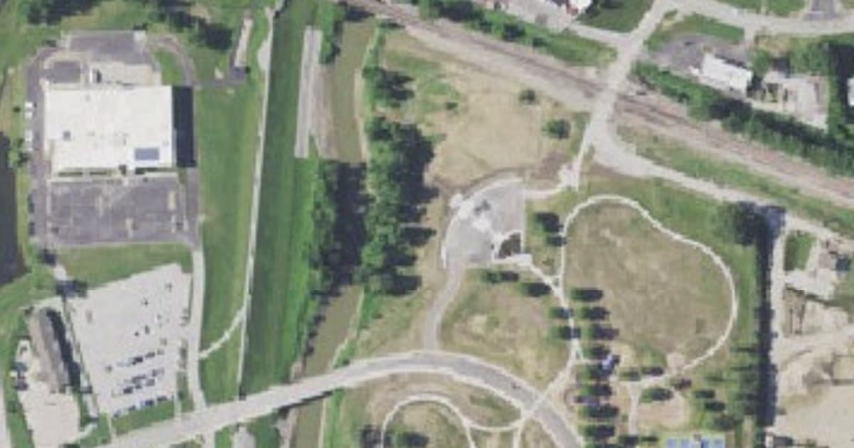 E. H. Young Riverfront Park Off-Leash Dog Park Small Dog Area dog park in Riverside, MO