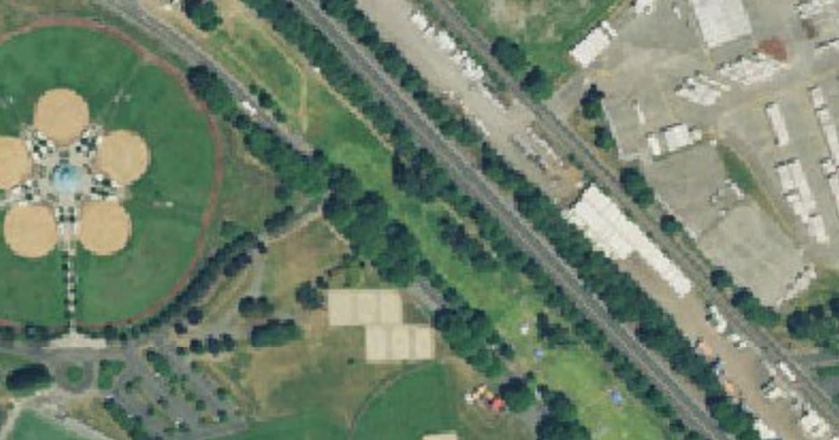 East Delta Park Off-Leash Area dog park in Portland, OR