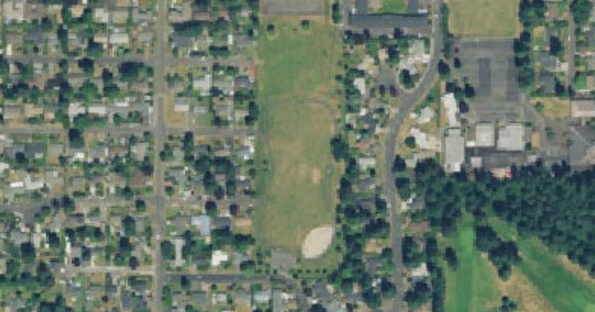 East Holladay Park Off Leash Area dog park in Portland, OR