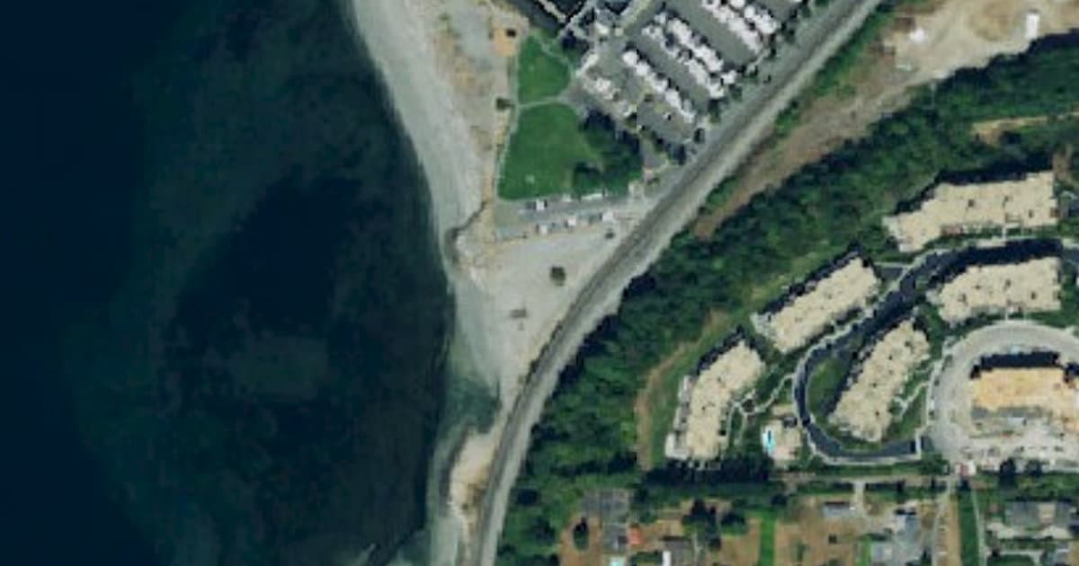Edmonds Marina Beach Off-Leash Dog Park dog park in Edmonds, WA — photo 2