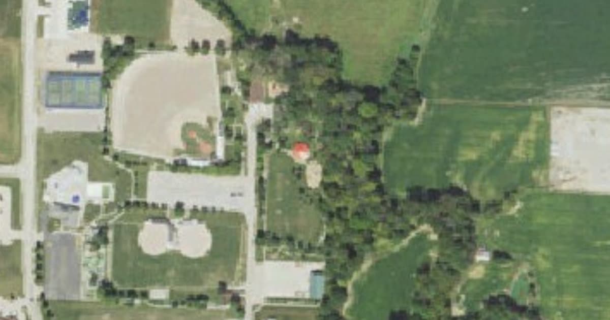 Evergreen Bark Park dog park in Effingham, IL