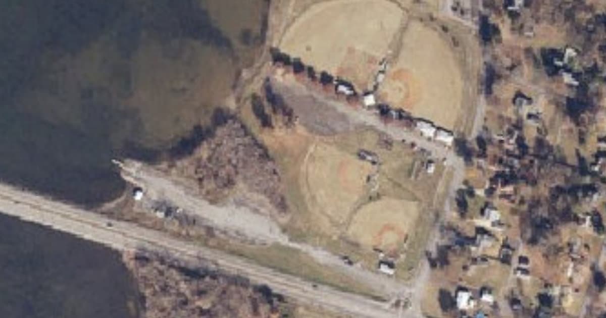 Guntersville Dog Park at Tom Jackson Park dog park in Guntersville, AL