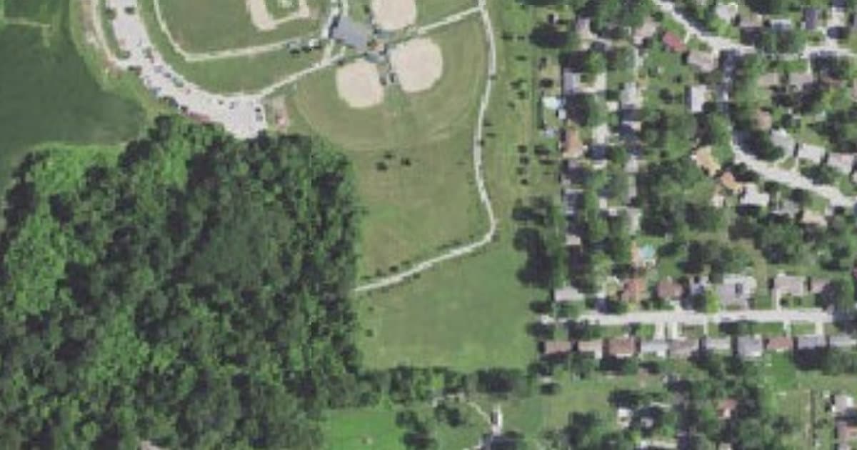 Heinz Memorial Dog Park dog park in Godfrey, IL
