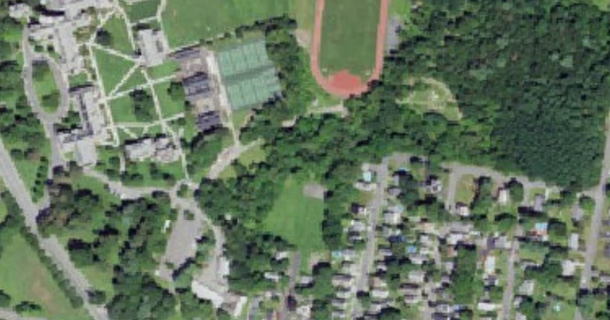 Kinloch Park Dog Park dog park in Troy, NY
