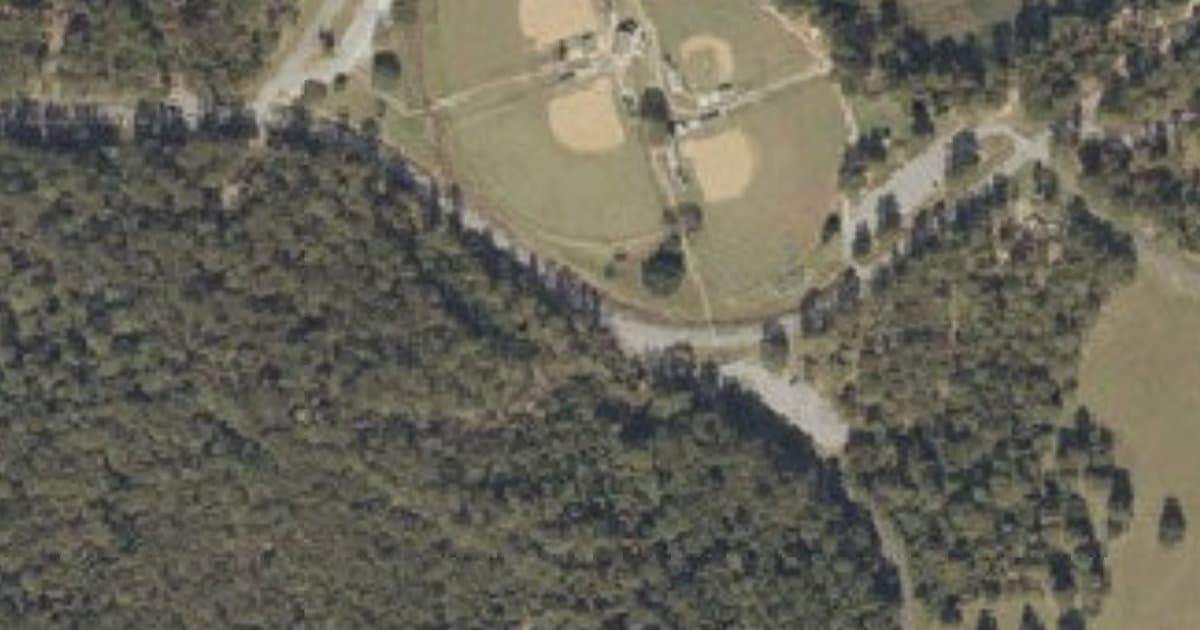 Lake Eufaula Campground Bark Park dog park in Eufaula, AL