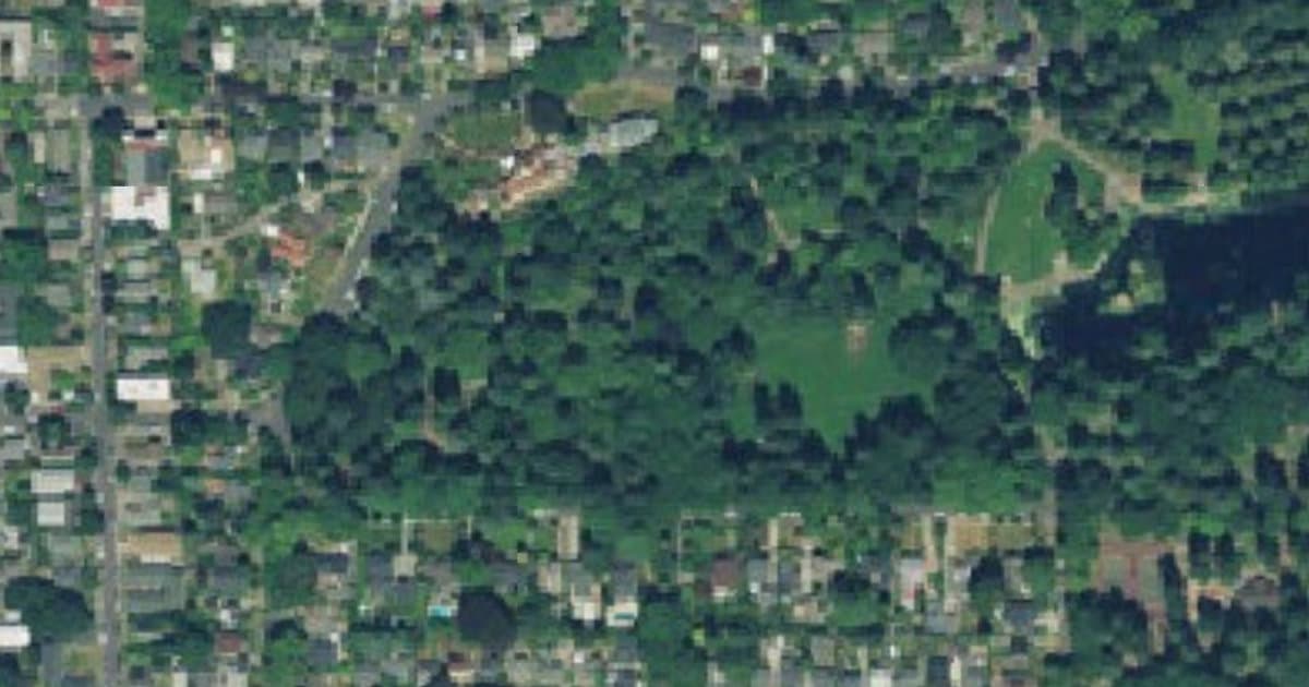 Laurelhurst Park Off Leash Area dog park in Portland, OR — photo 4