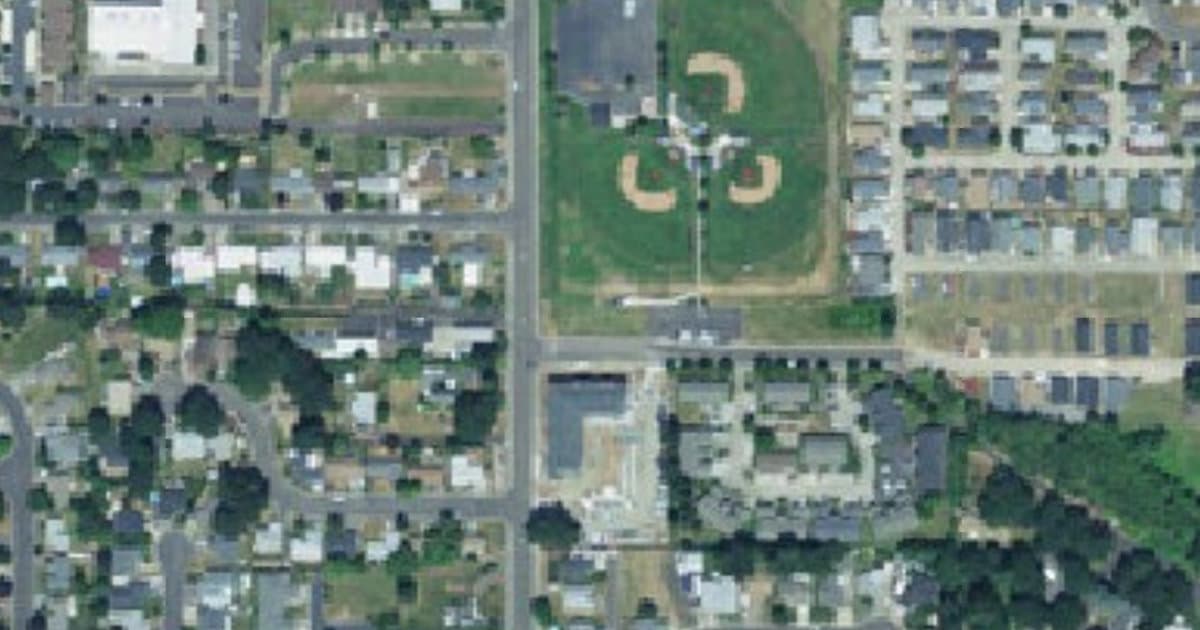 Lewin City Park dog park in Vale, OR