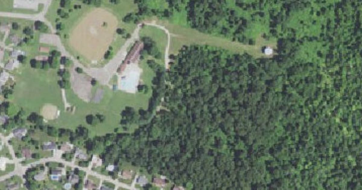 Lewis Wetzel Park Dog Park dog park in New Martinsville, WV