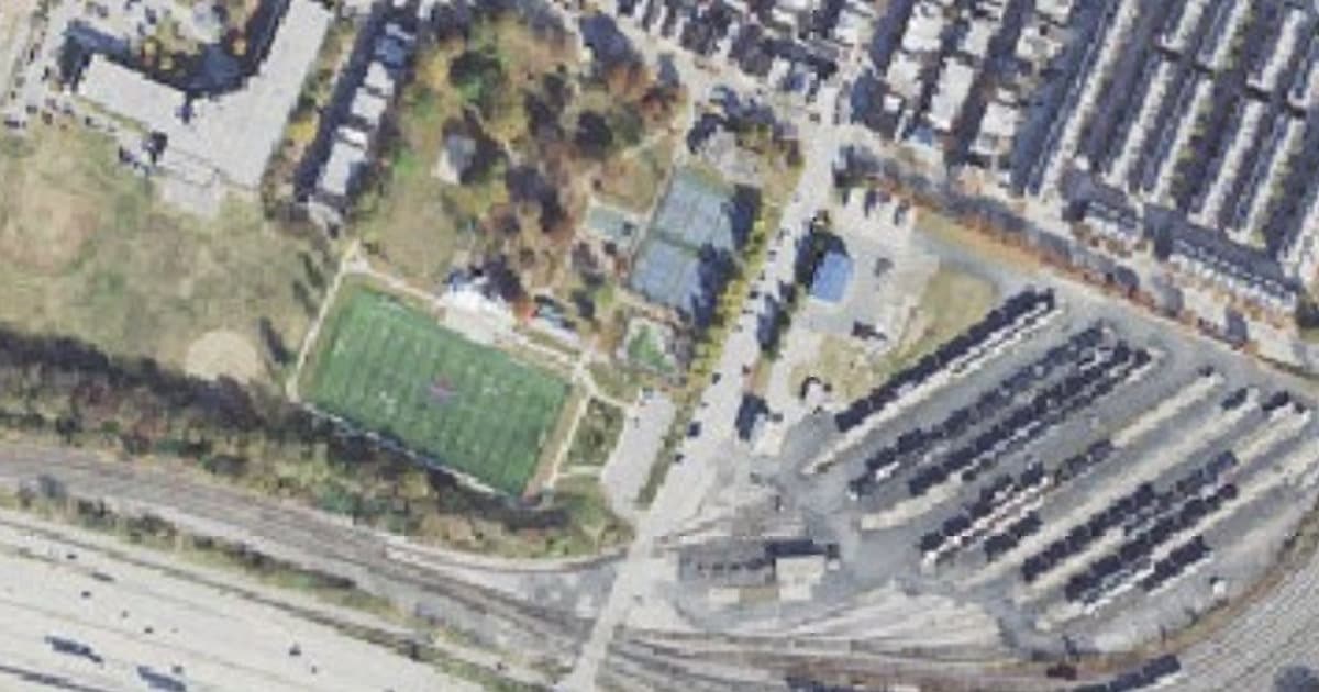 Locust Point Dog Park at Latrobe Park dog park in Baltimore, MD