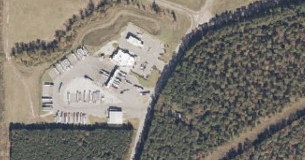 Love's Travel Stop dog park in Lake, MS