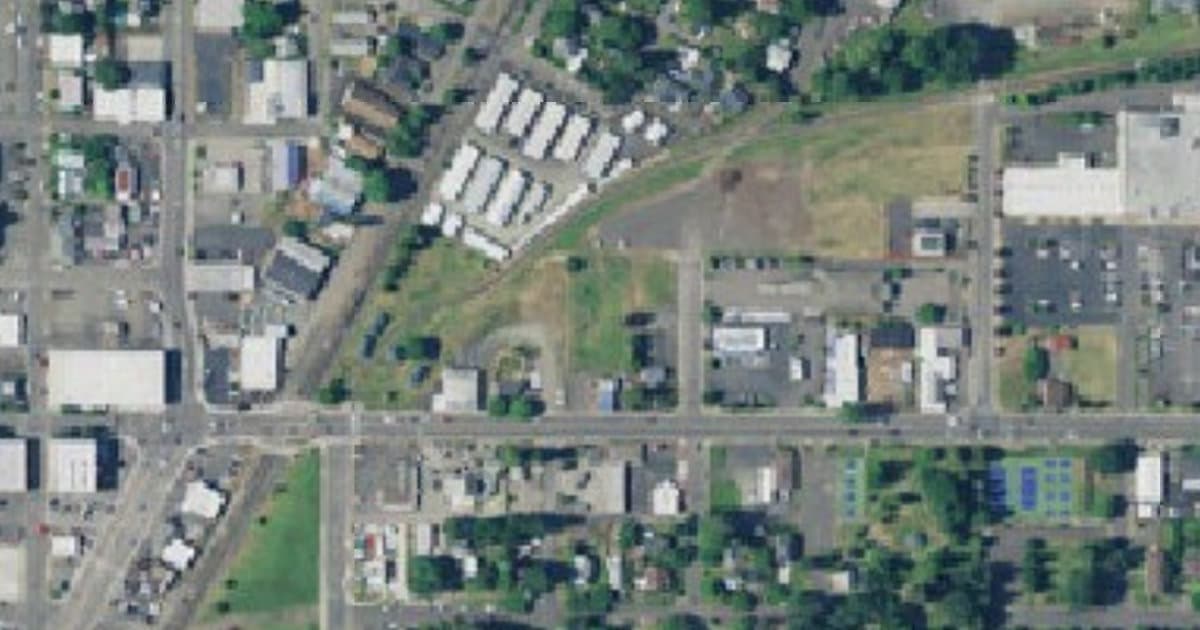 Lulu's Dog Park dog park in Cottage Grove, OR