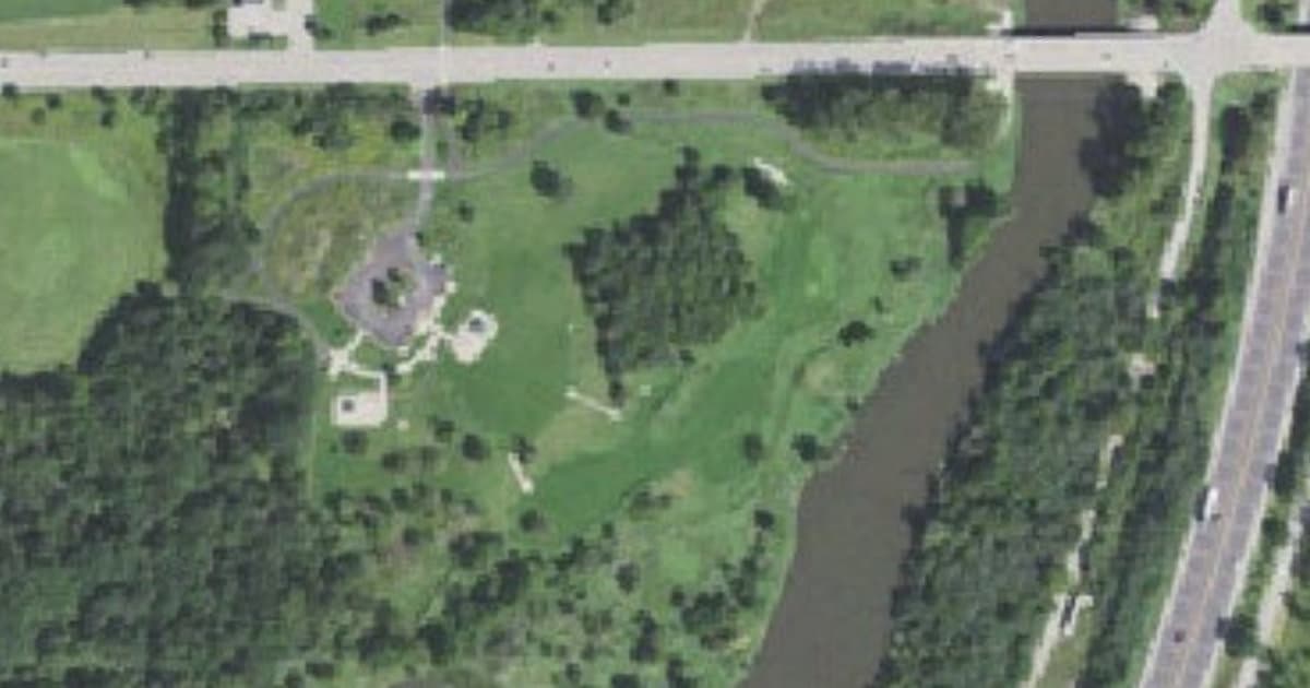 Main Dog Park dog park in Shorewood, IL