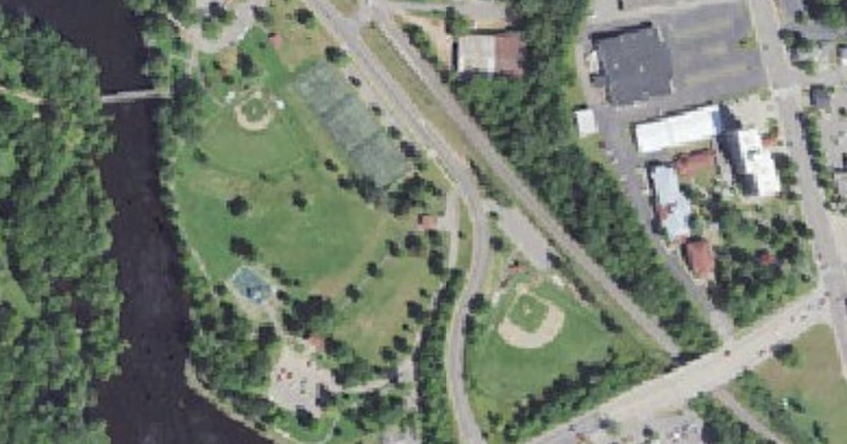 Off-Leash Dog Area at Oak Island Park dog park in Wausau, WI