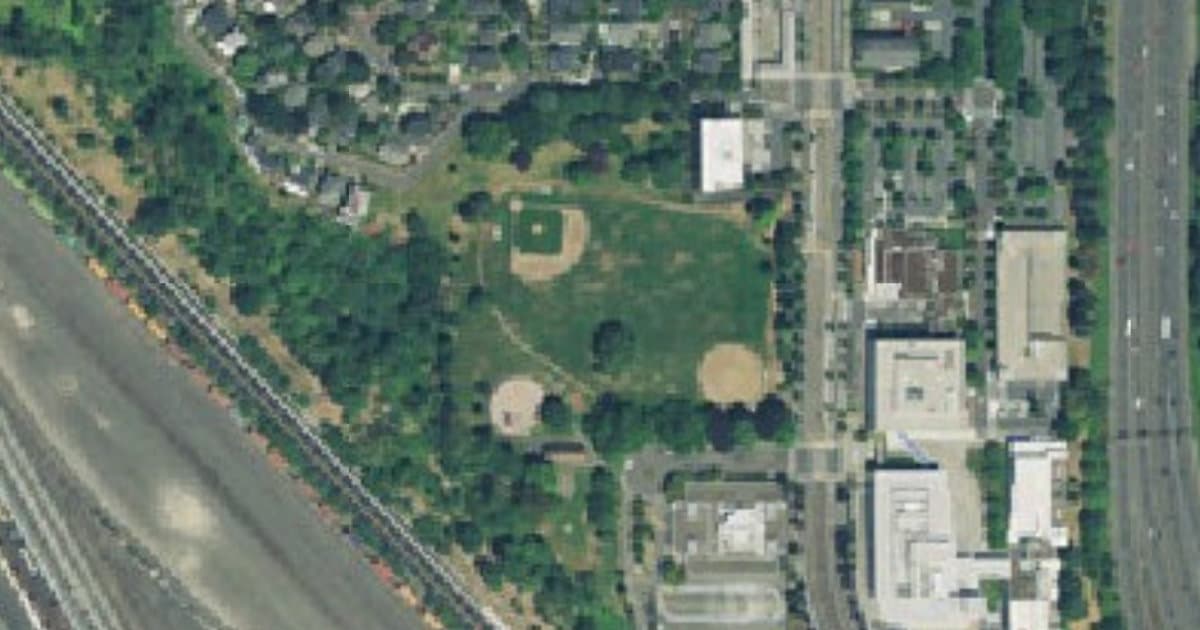Overlook Park Off Leash Area dog park in Portland, OR