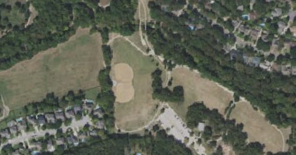 Parr Park dog park in Grapevine, TX