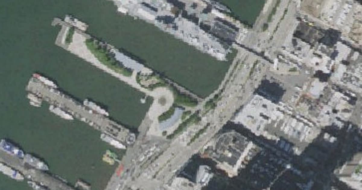 Pier 84 Dog Park dog park in New York, NY