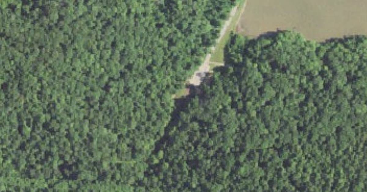 Ridenour Memorial Park Dog Park dog park in Nitro, WV