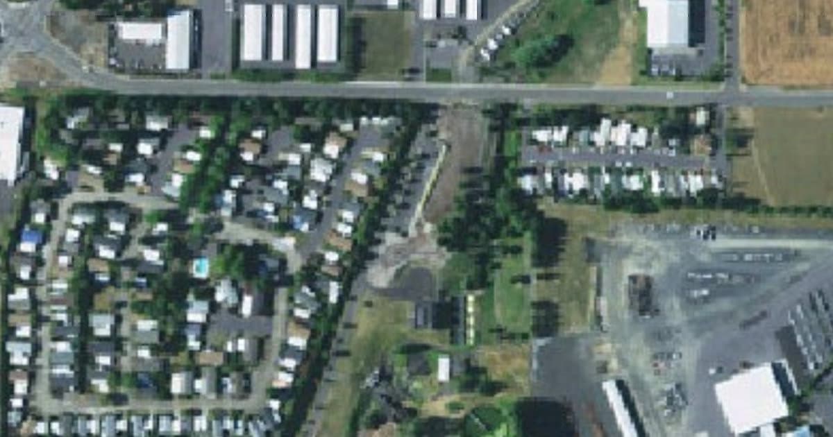 Riverside Drive Dog Park dog park in McMinnville, OR