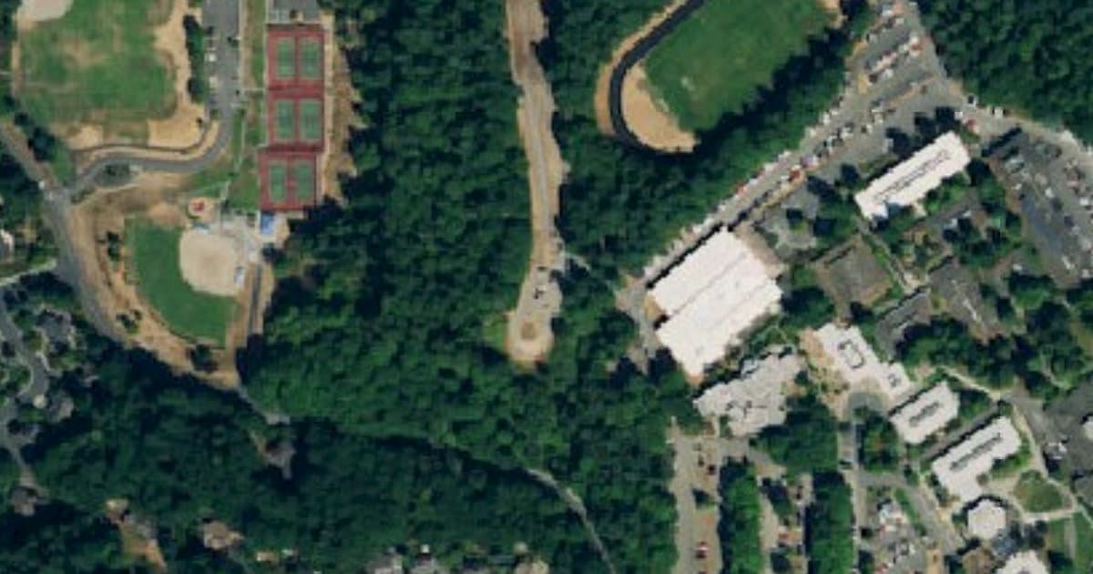 Shoreview Park Off-Leash Area dog park in Shoreline village, WA