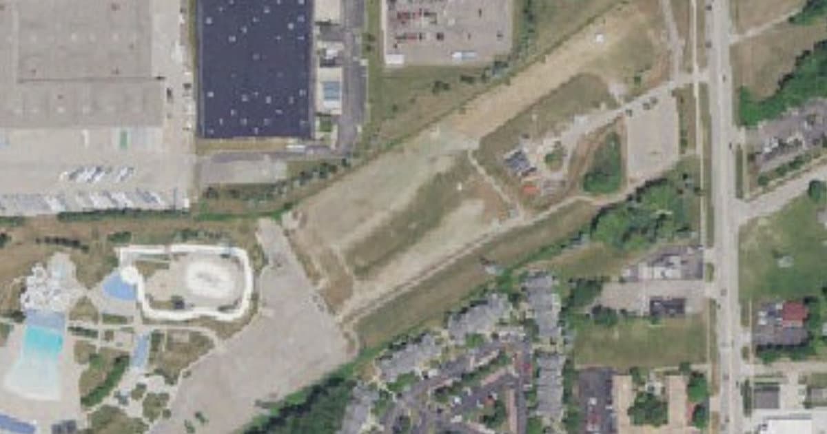 Small Dog Run dog park in Madison Heights, MI