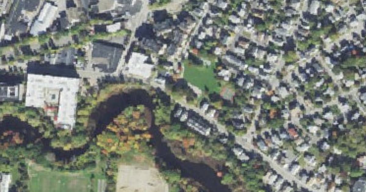 Soule Recreation Center Off-Leash Area dog park in Chestnut Hill, MA