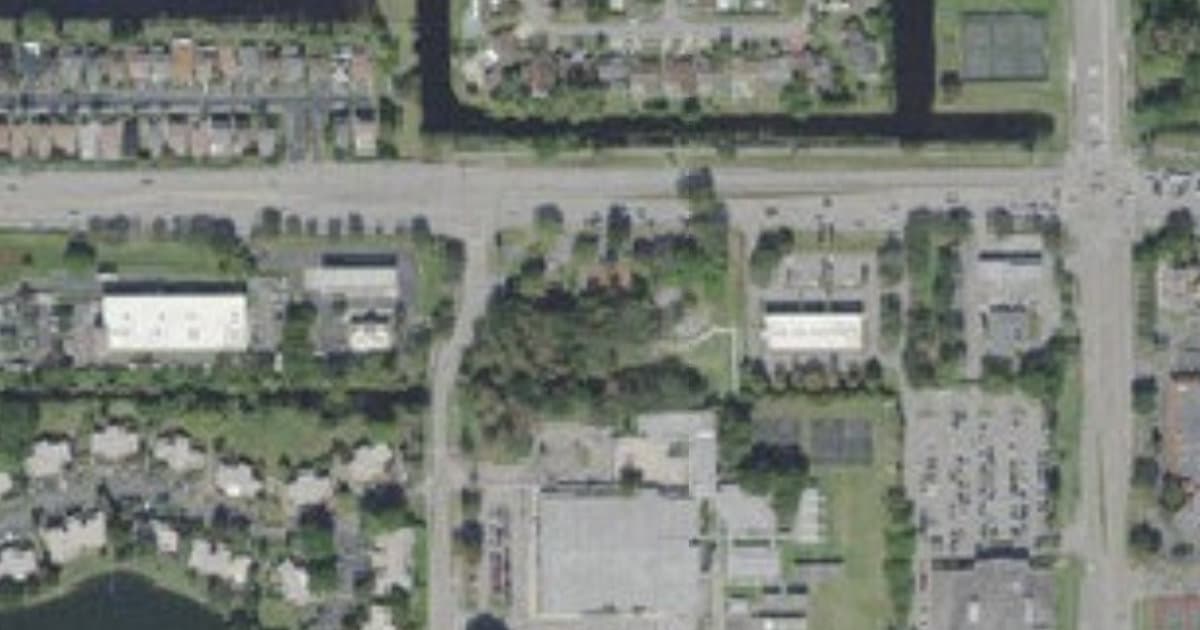Woodville Dog Park dog park in North Lauderdale, FL